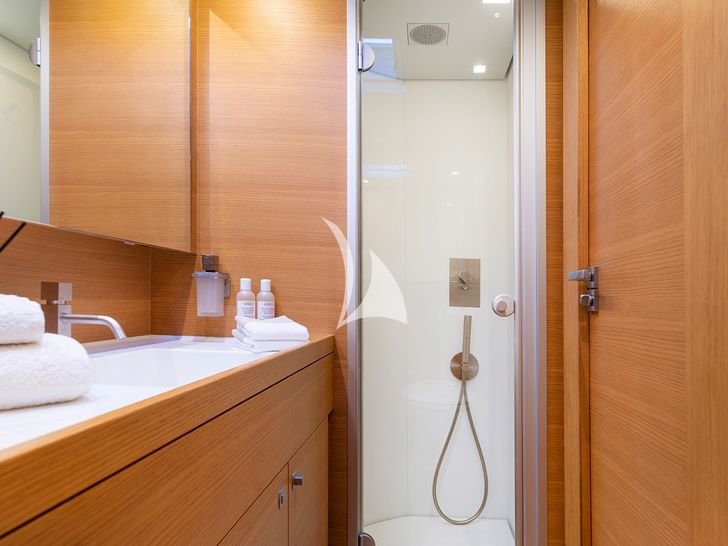 BLACK LION Perini Navi 30m - bathroom 1 BLACK LION Perini Navi 30m - bathroom 1