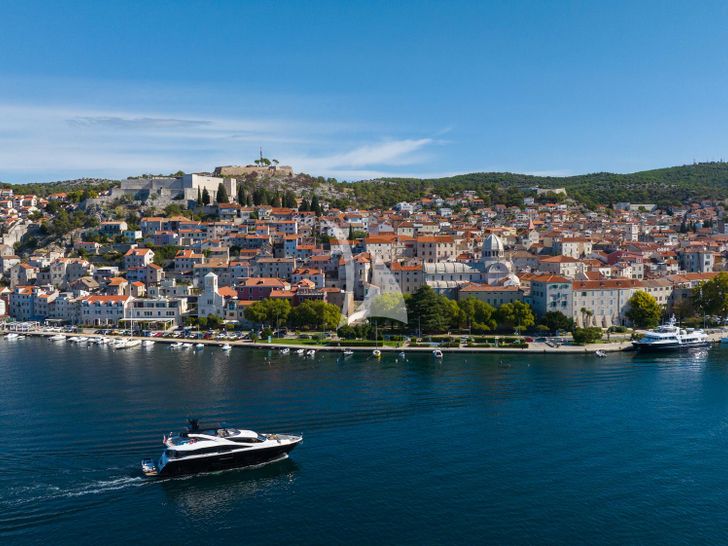 BLACK MAMBA Sunseeker 86 Yacht - cruising along Croatia BLACK MAMBA Sunseeker 86 Yacht - cruising along Croatia