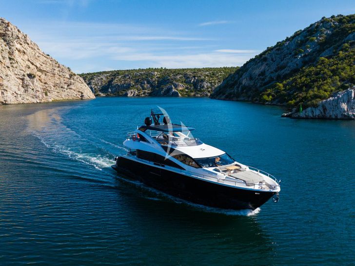 BLACK MAMBA Sunseeker 86 Yacht - main profile BLACK MAMBA Sunseeker 86 Yacht - main profile