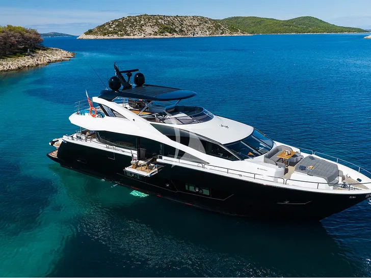 BLACK MAMBA Sunseeker 86 Yacht - side profile with waterline BLACK MAMBA Sunseeker 86 Yacht - side profile with waterline