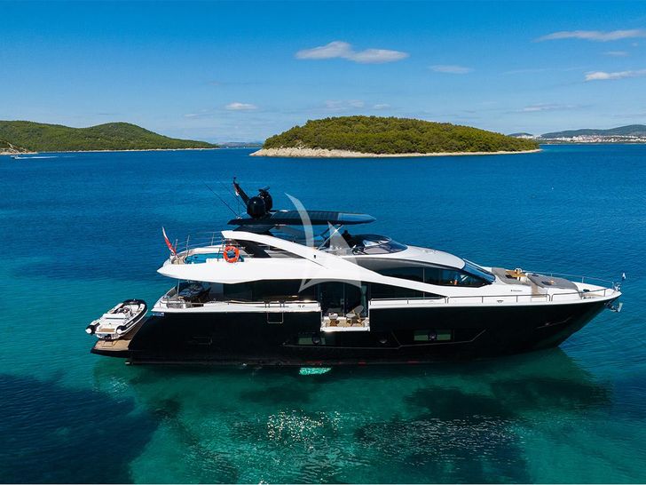 BLACK MAMBA Sunseeker 86 Yacht - side shot BLACK MAMBA Sunseeker 86 Yacht - side shot