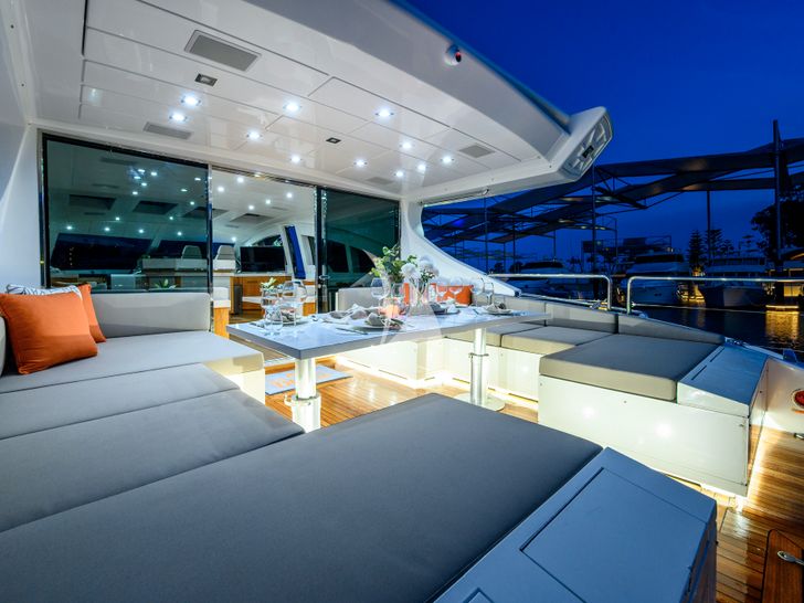 BLANC Mangusta 23m alfresco dining set up BLANC Mangusta 23m alfresco dining set up