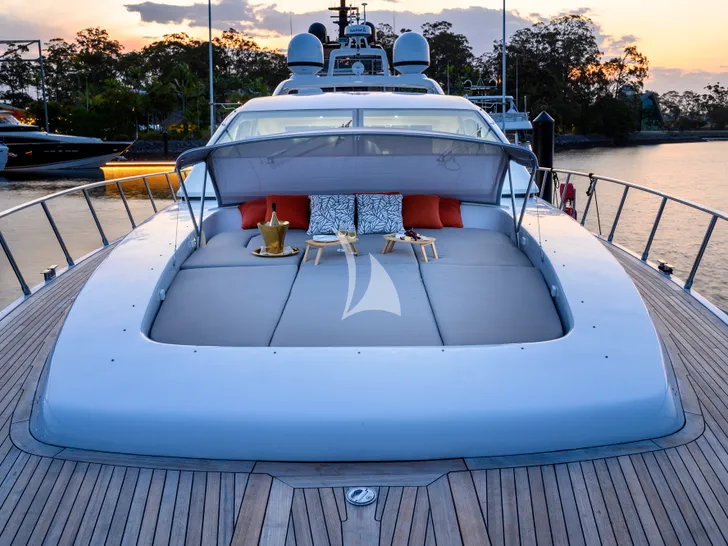 BLANC Mangusta 23m foredeck BLANC Mangusta 23m foredeck