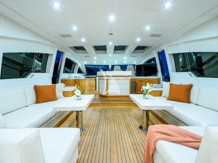 BLANC Mangusta 23m saloon seating and dining BLANC Mangusta 23m saloon seating and dining