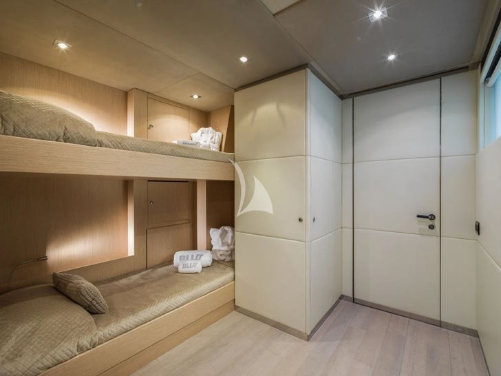 BLISS Heesen 44m - twin cabin bunk style BLISS Heesen 44m - twin cabin bunk style