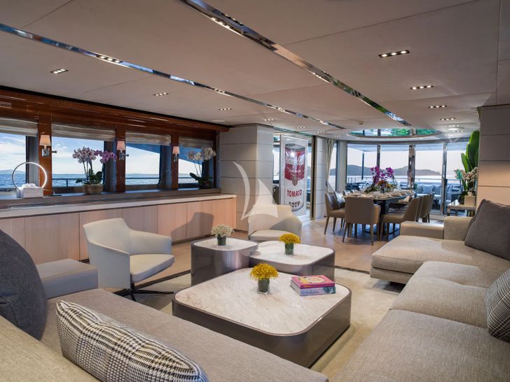 BLISS Heesen 44m - main saloon seating BLISS Heesen 44m - main saloon seating