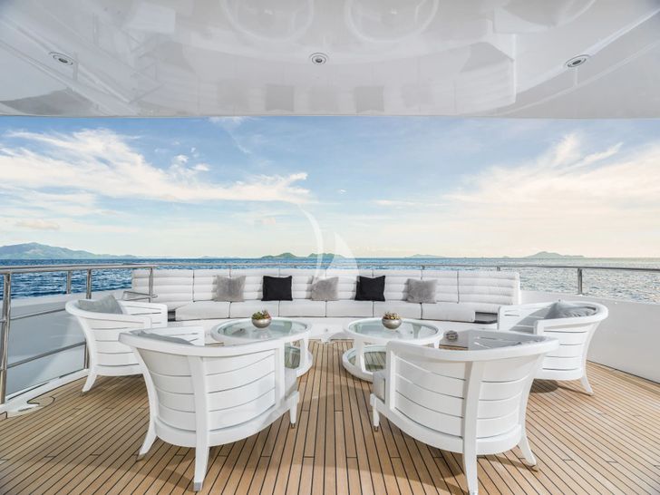 BLISS Heesen 44m - sun deck lounge BLISS Heesen 44m - sun deck lounge