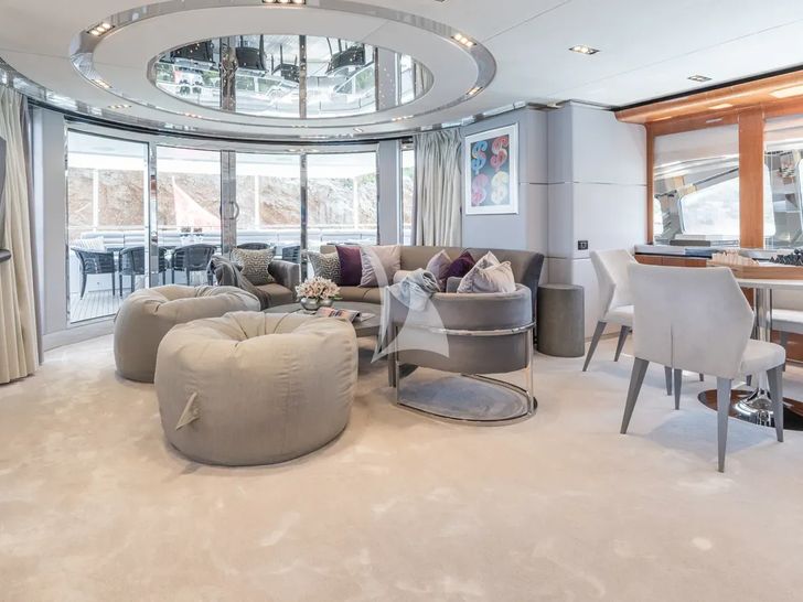 BLISS Heesen 44m - sky lounge BLISS Heesen 44m - sky lounge