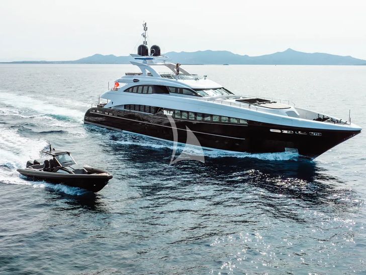 BLISS Heesen 44m - with the jet ski BLISS Heesen 44m - with the jet ski