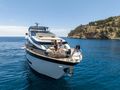BLUE INFINITY ONE Sunseeker 95 Yacht anchored bow view