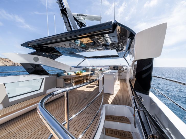 BLUE INFINITY ONE Sunseeker 95 Yacht flybridge wide shot BLUE INFINITY ONE Sunseeker 95 Yacht flybridge wide shot