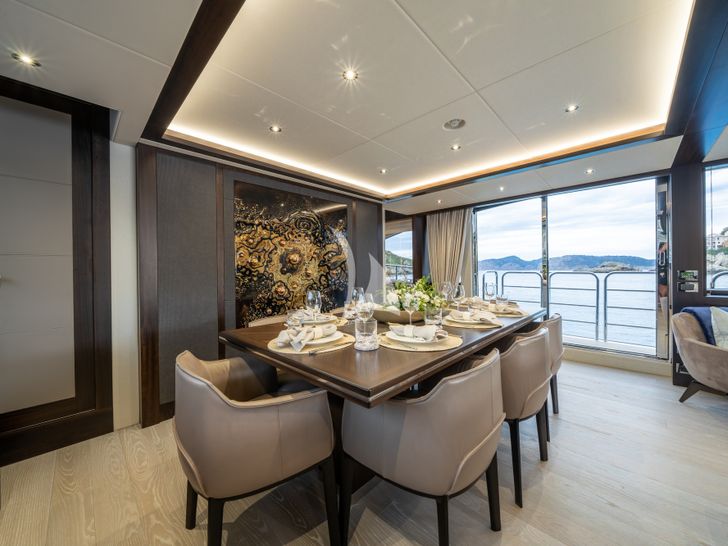 BLUE INFINITY ONE Sunseeker 95 Yacht indoor dining area BLUE INFINITY ONE Sunseeker 95 Yacht indoor dining area