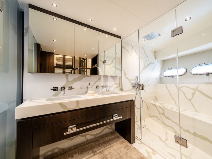 BLUE INFINITY ONE Sunseeker 95 Yacht master cabin bathroom BLUE INFINITY ONE Sunseeker 95 Yacht master cabin bathroom