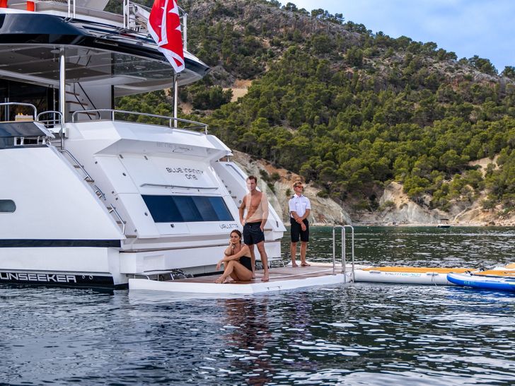 BLUE INFINITY ONE Sunseeker 95 Yacht swimming platform BLUE INFINITY ONE Sunseeker 95 Yacht swimming platform