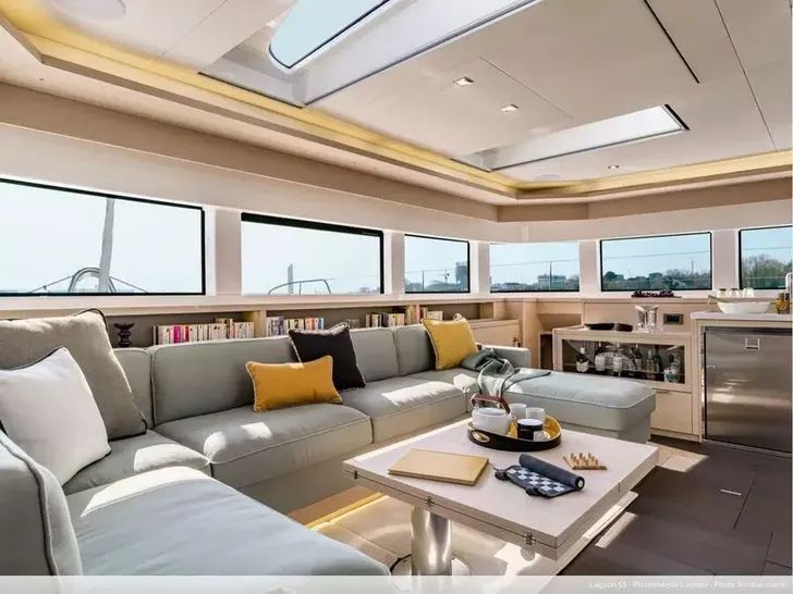 BLUE Lagoon 55 - saloon seating BLUE Lagoon 55 - saloon seating
