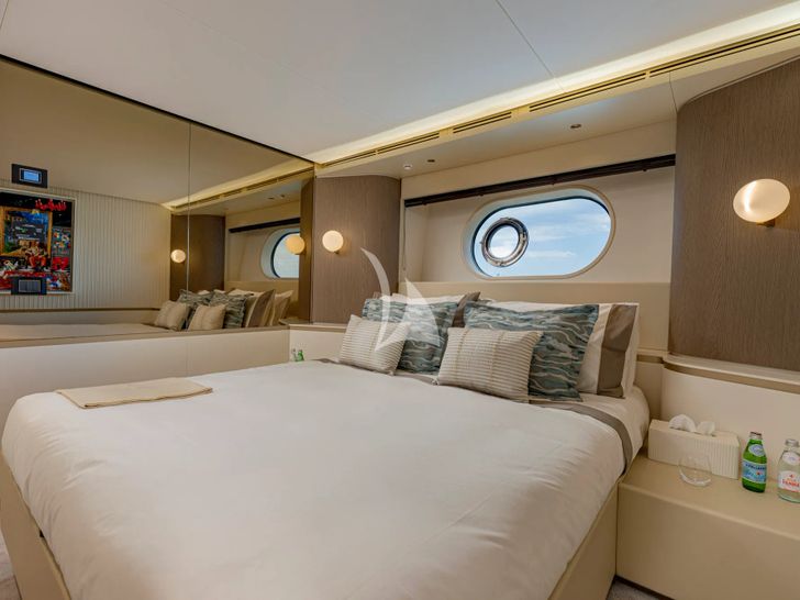 BLUE EYES Azimut Magellano 25M - VIP cabin 3 BLUE EYES Azimut Magellano 25M - VIP cabin 3