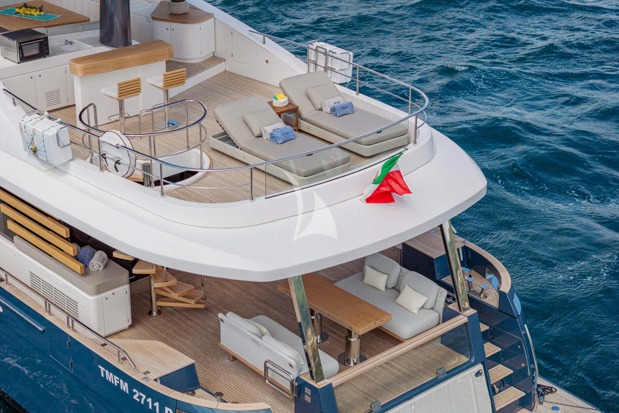 Charter Yacht BLUE EYES - Azimut Magellano 25M - 4 Cabins - Naples - Castellamare di Stabia - Capri - Positano - Amalfi Coast