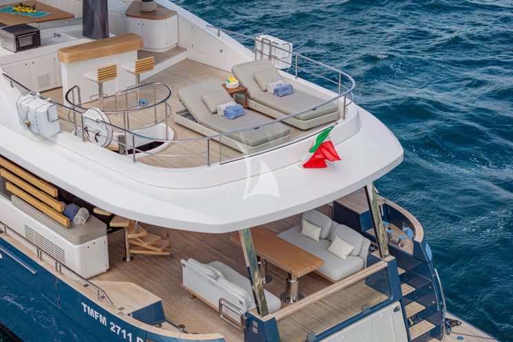 Charter Yacht BLUE EYES - Azimut Magellano 25M - 4 Cabins - Naples - Castellamare di Stabia - Capri - Positano - Amalfi Coast