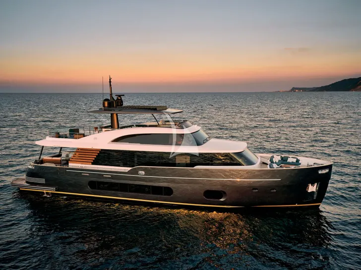 BLUE EYES Azimut Magellano 25M - anchored BLUE EYES Azimut Magellano 25M - anchored