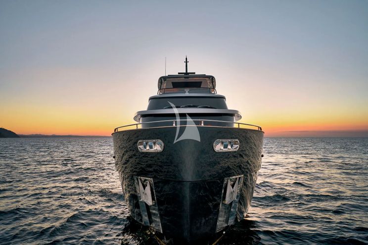 Charter Yacht BLUE EYES - Azimut Magellano 25M - 4 Cabins - Naples - Castellamare di Stabia - Capri - Positano - Amalfi Coast
