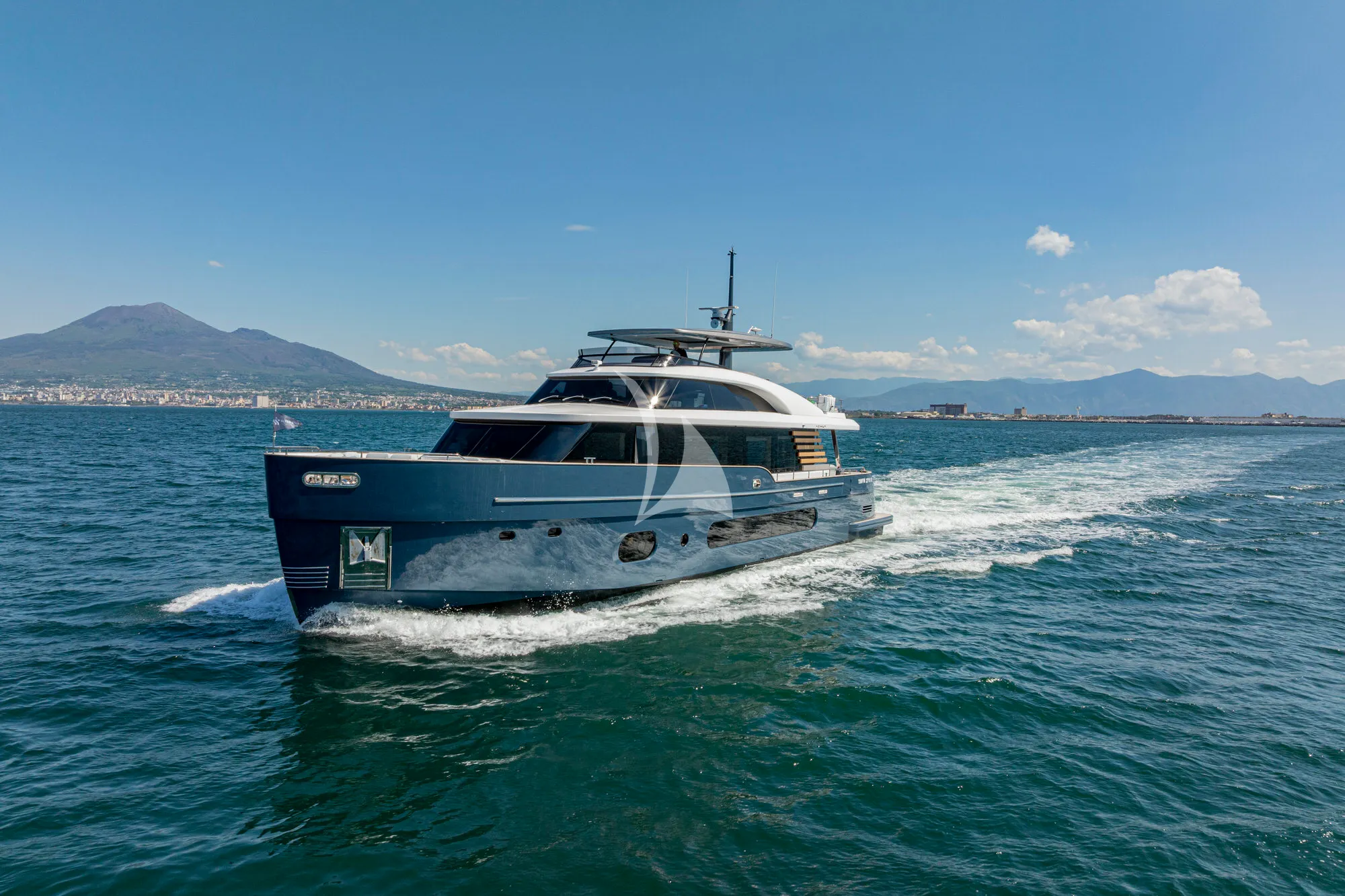 Charter Yacht BLUE EYES - Azimut Magellano 25M - 4 Cabins - Naples - Castellamare di Stabia - Capri - Positano - Amalfi Coast