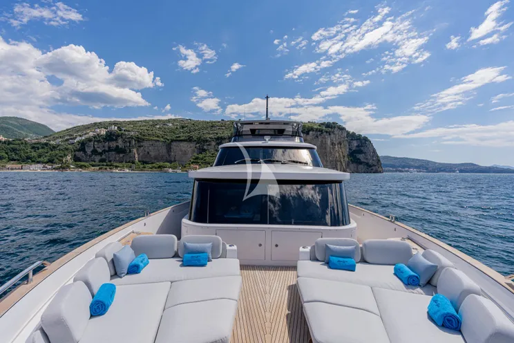 Charter Yacht BLUE EYES - Azimut Magellano 25M - 4 Cabins - Naples - Castellamare di Stabia - Capri - Positano - Amalfi Coast