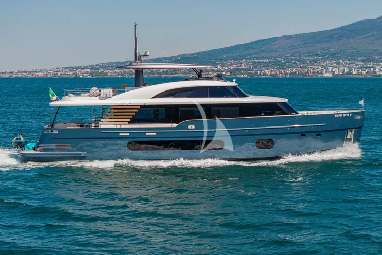 Charter Yacht BLUE EYES - Azimut Magellano 25M - 4 Cabins - Naples - Castellamare di Stabia - Capri - Positano - Amalfi Coast