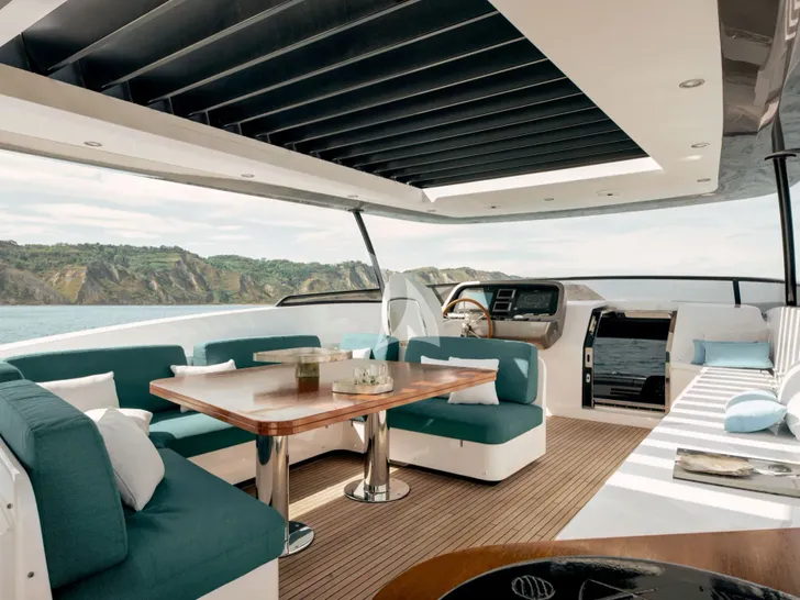 BLUE EYES Azimut Magellano 25M - sundeck lounge BLUE EYES Azimut Magellano 25M - sundeck lounge