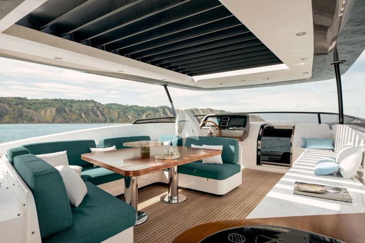 Charter Yacht BLUE EYES - Azimut Magellano 25M - 4 Cabins - Naples - Castellamare di Stabia - Capri - Positano - Amalfi Coast