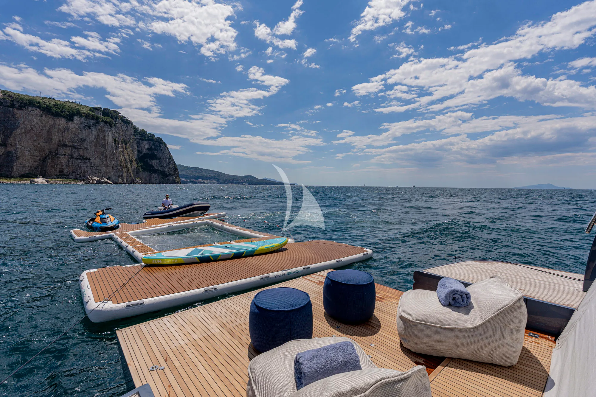 Charter Yacht BLUE EYES - Azimut Magellano 25M - 4 Cabins - Naples - Castellamare di Stabia - Capri - Positano - Amalfi Coast
