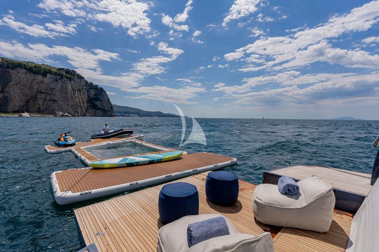 Charter Yacht BLUE EYES - Azimut Magellano 25M - 4 Cabins - Naples - Castellamare di Stabia - Capri - Positano - Amalfi Coast