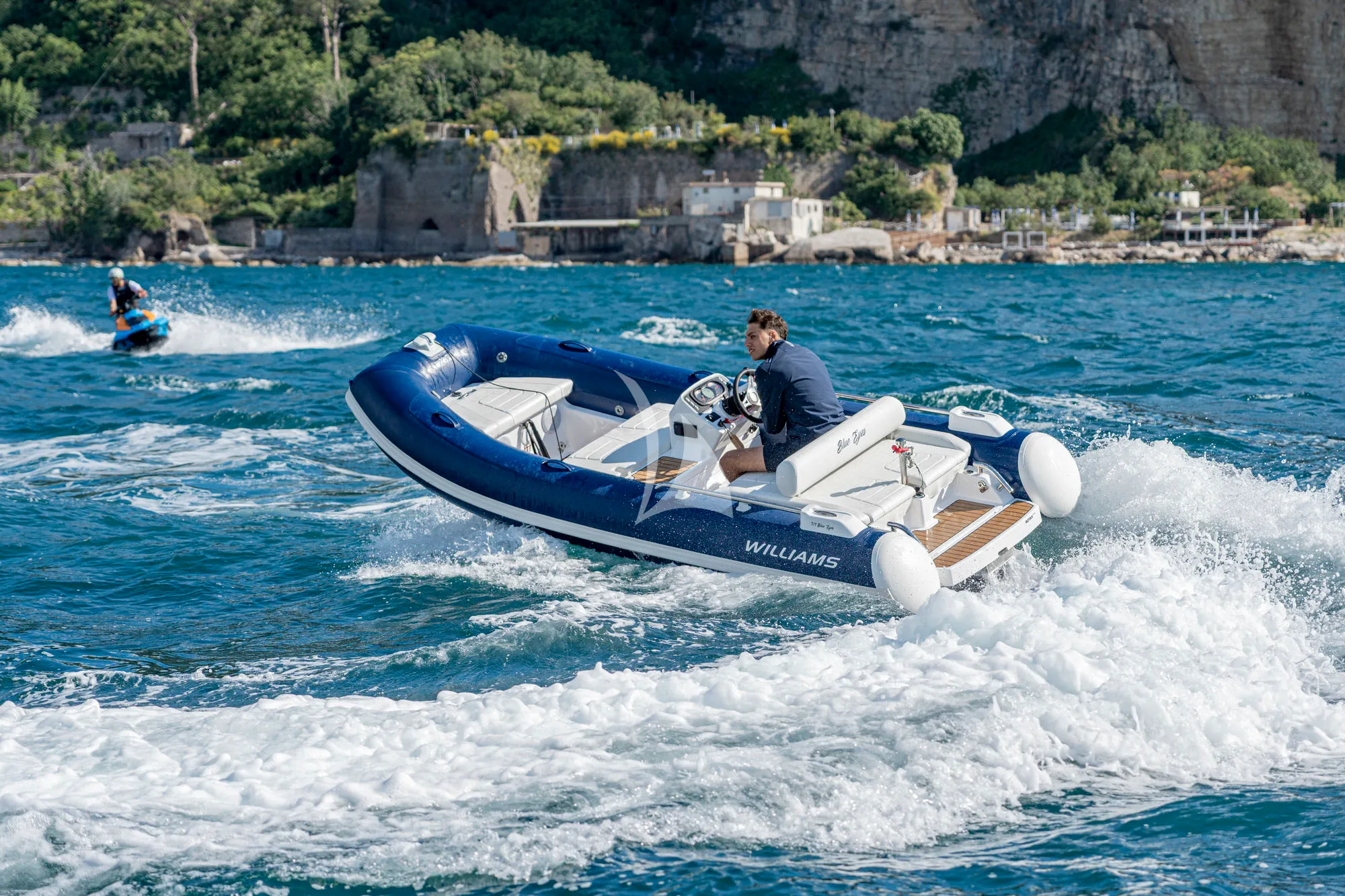 Charter Yacht BLUE EYES - Azimut Magellano 25M - 4 Cabins - Naples - Castellamare di Stabia - Capri - Positano - Amalfi Coast