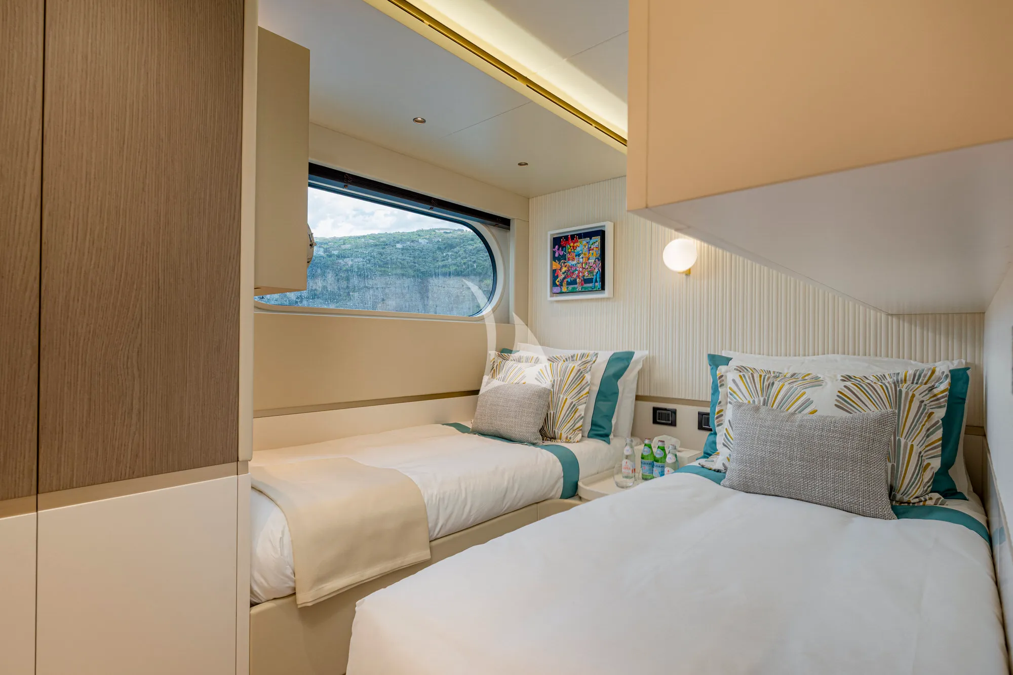 Charter Yacht BLUE EYES - Azimut Magellano 25M - 4 Cabins - Naples - Castellamare di Stabia - Capri - Positano - Amalfi Coast