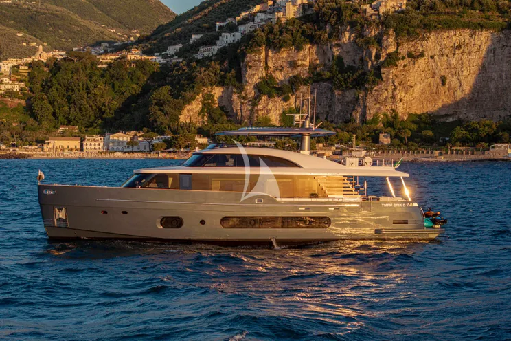 Charter Yacht BLUE EYES - Azimut Magellano 25M - 4 Cabins - Naples - Castellamare di Stabia - Capri - Positano - Amalfi Coast