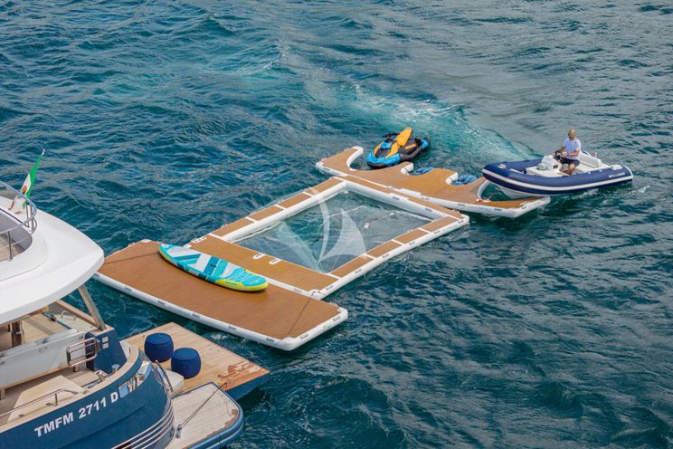 Charter Yacht BLUE EYES - Azimut Magellano 25M - 4 Cabins - Naples - Castellamare di Stabia - Capri - Positano - Amalfi Coast