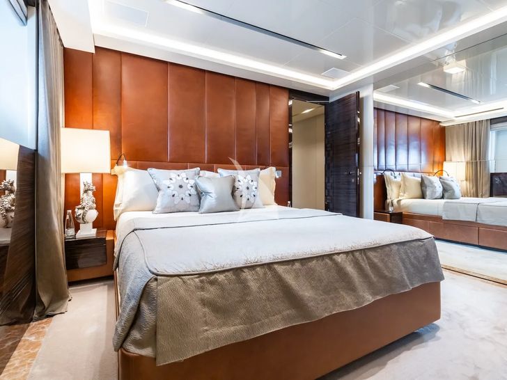 BLUE MOON Admiral 44m - VIP cabin 2 BLUE MOON Admiral 44m - VIP cabin 2