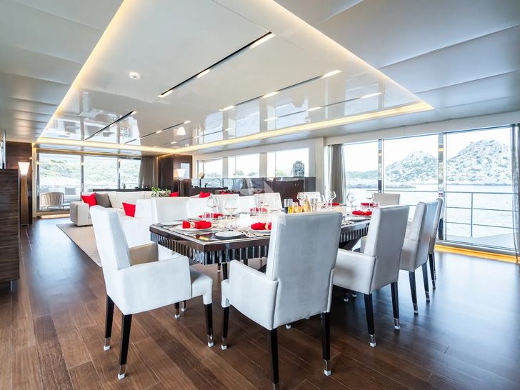 BLUE MOON Admiral 44m - main dining area BLUE MOON Admiral 44m - main dining area