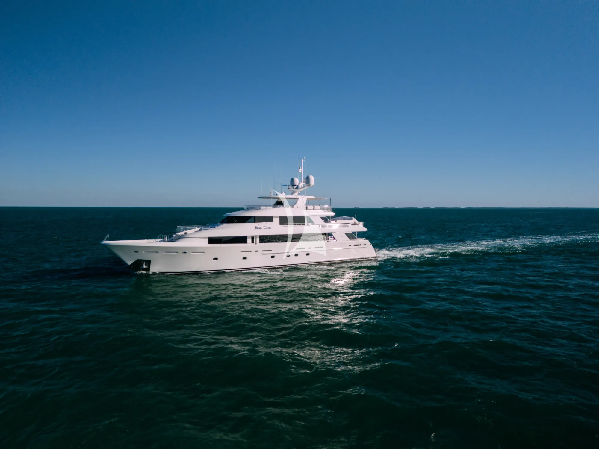 BLUE TIME Westport 130 - cruising