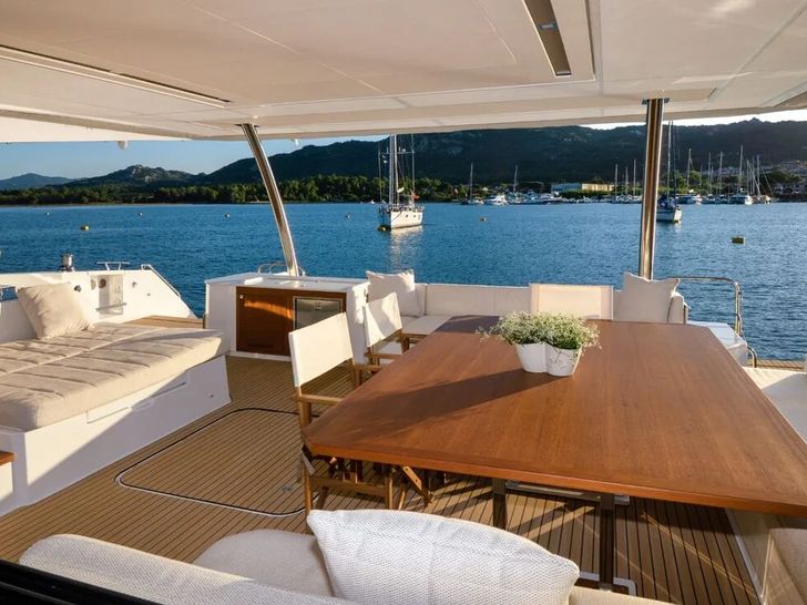 BLUESATION Fountaine Pajot Alegria 67 - main aft deck alfresco dining area and lounging BLUESATION Fountaine Pajot Alegria 67 - main aft deck alfresco dining area and lounging
