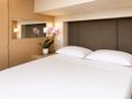 BLUESATION Fountaine Pajot Alegria 67 - master cabin bed BLUESATION Fountaine Pajot Alegria 67 - master cabin bed
