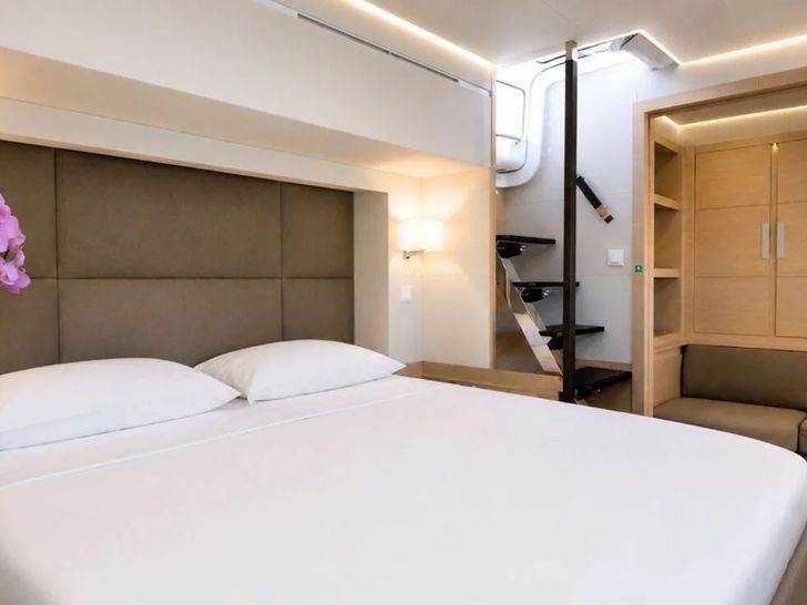 BLUESATION Fountaine Pajot Alegria 67 - master cabin BLUESATION Fountaine Pajot Alegria 67 - master cabin
