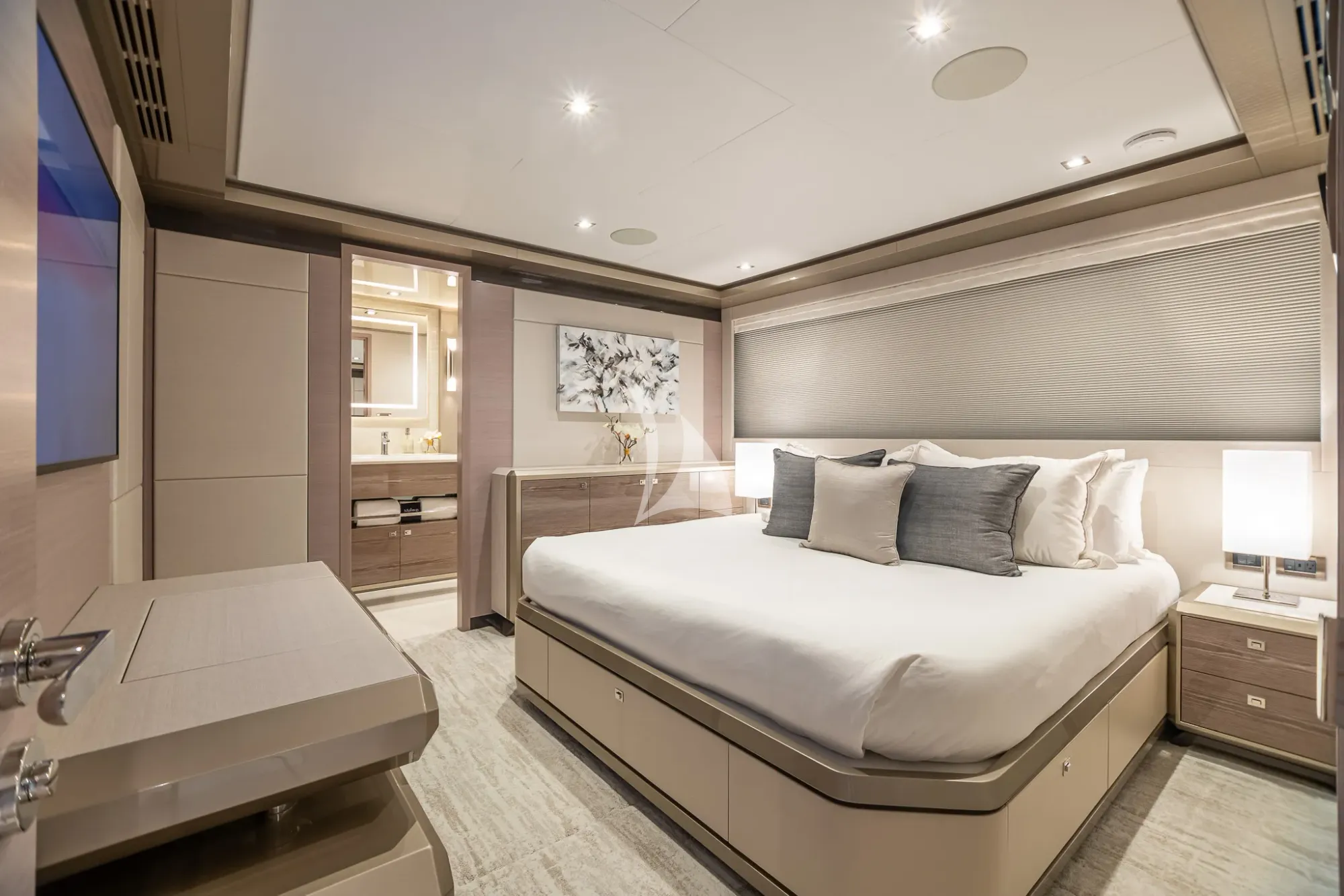 BOA VIDA Ocean Alexander 35R - VIP cabin 2