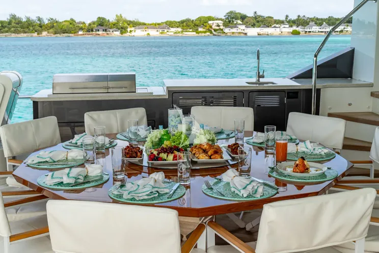 Charter Yacht BOA VIDA - Ocean Alexander 35R - 5 Cabins - Nassau - Exumas - Bahamas