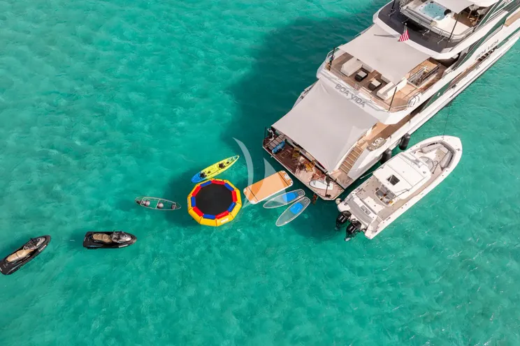 Charter Yacht BOA VIDA - Ocean Alexander 35R - 5 Cabins - Nassau - Exumas - Bahamas