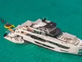 BOA VIDA Ocean Alexander 35R - anchored with the water toys BOA VIDA Ocean Alexander 35R - anchored with the water toys