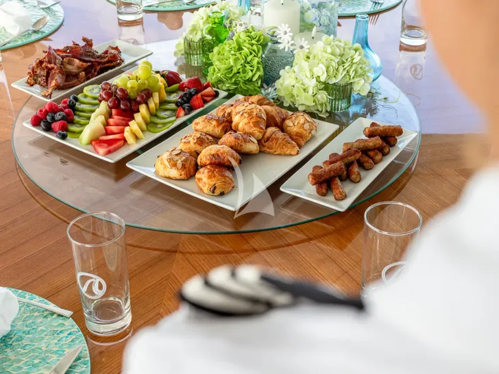 BOA VIDA Ocean Alexander 35R - breakfast BOA VIDA Ocean Alexander 35R - breakfast
