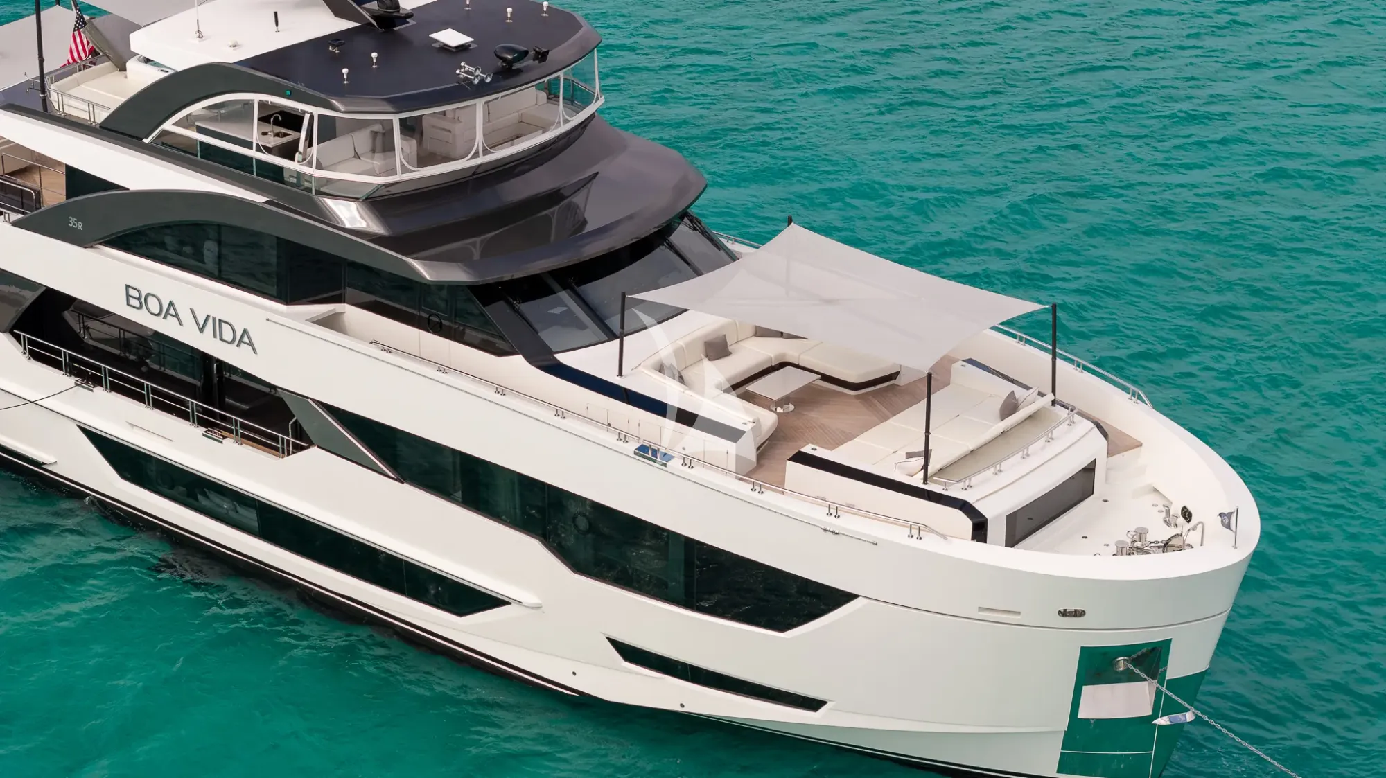 BOA VIDA Ocean Alexander 35R - foredeck