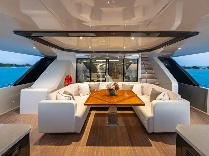 BOA VIDA Ocean Alexander 35R - main aft deck lounging area BOA VIDA Ocean Alexander 35R - main aft deck lounging area