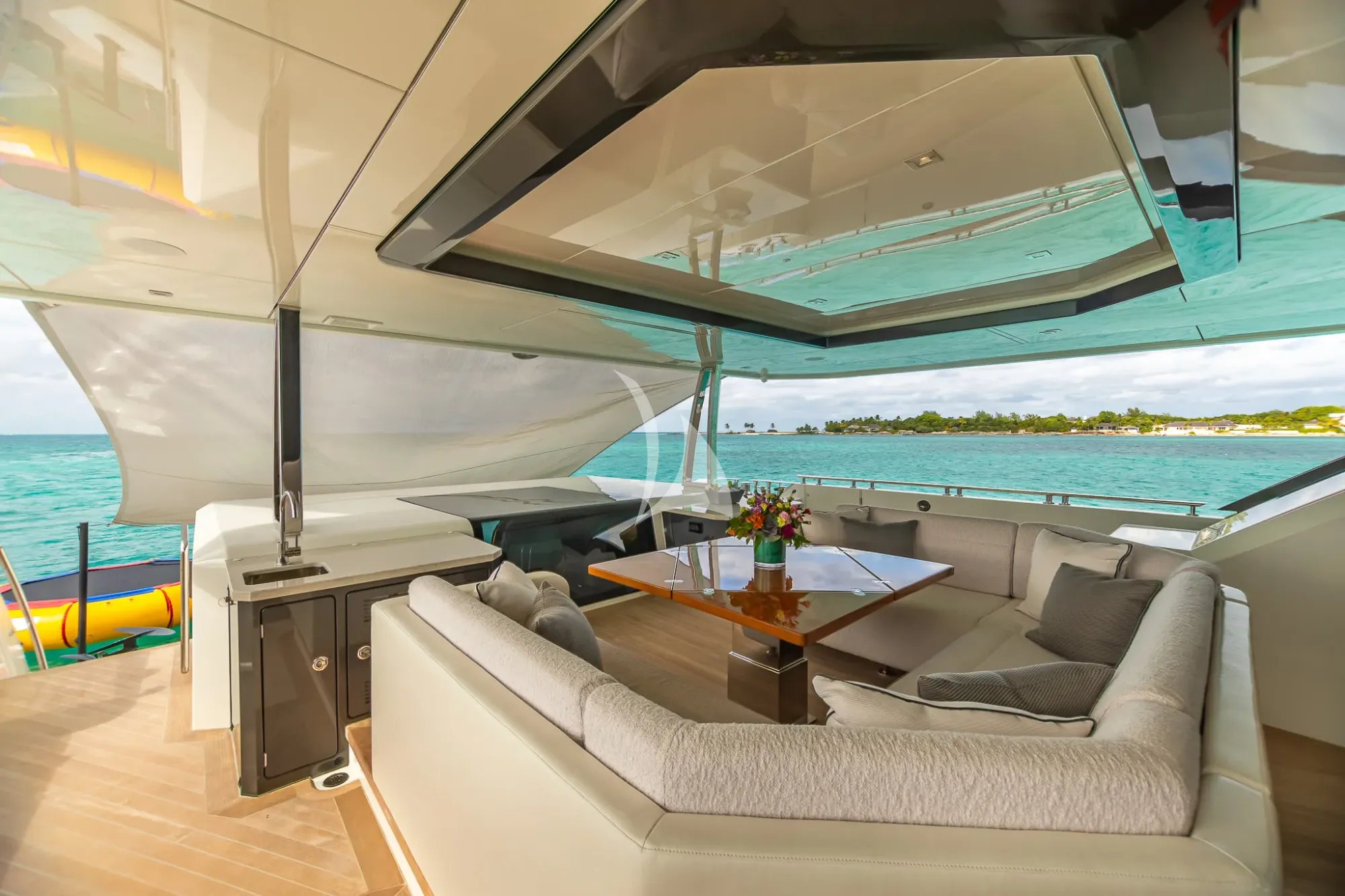 BOA VIDA Ocean Alexander 35R - main aft deck