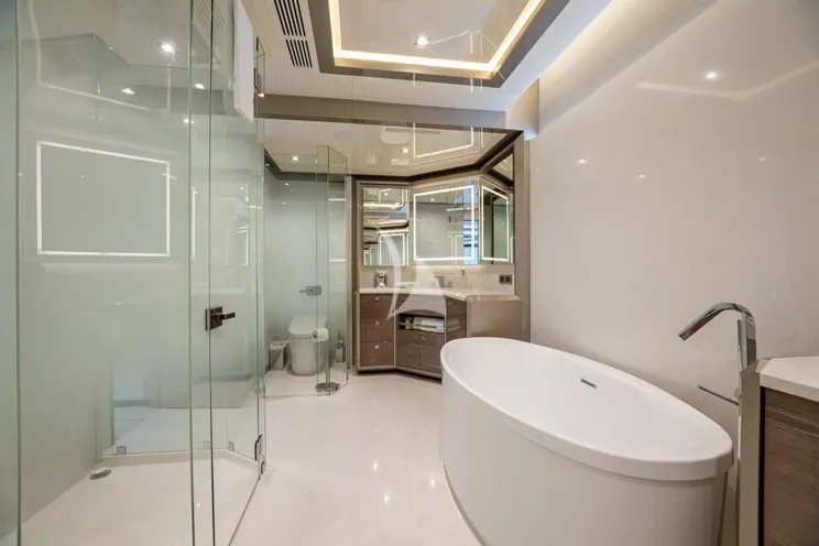 Charter Yacht BOA VIDA - Ocean Alexander 35R - 5 Cabins - Nassau - Exumas - Bahamas
